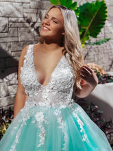 Stunning Lace Applique Ball Gown Long Ball Gowns Prom Dresses Quinceanera Dress DMN86